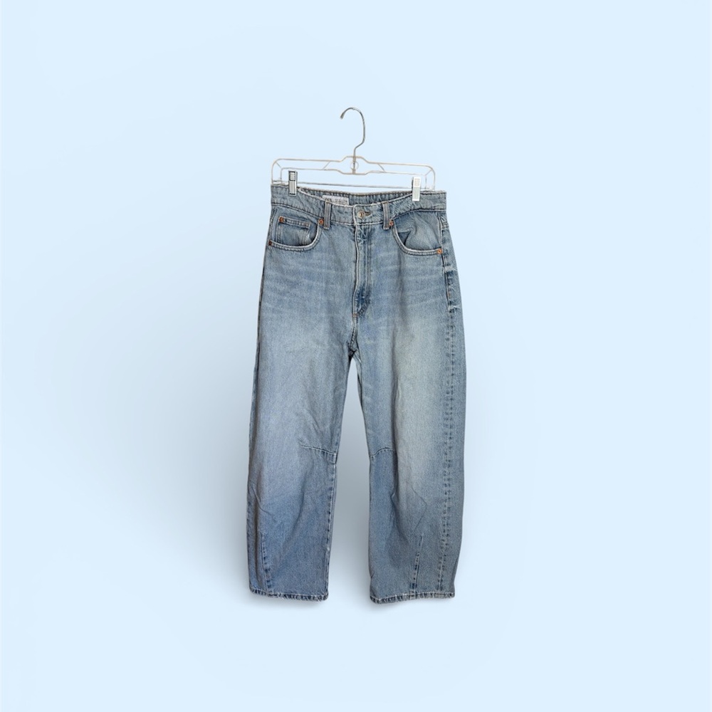 Zara Women’s Light Blue Barrel Jeans